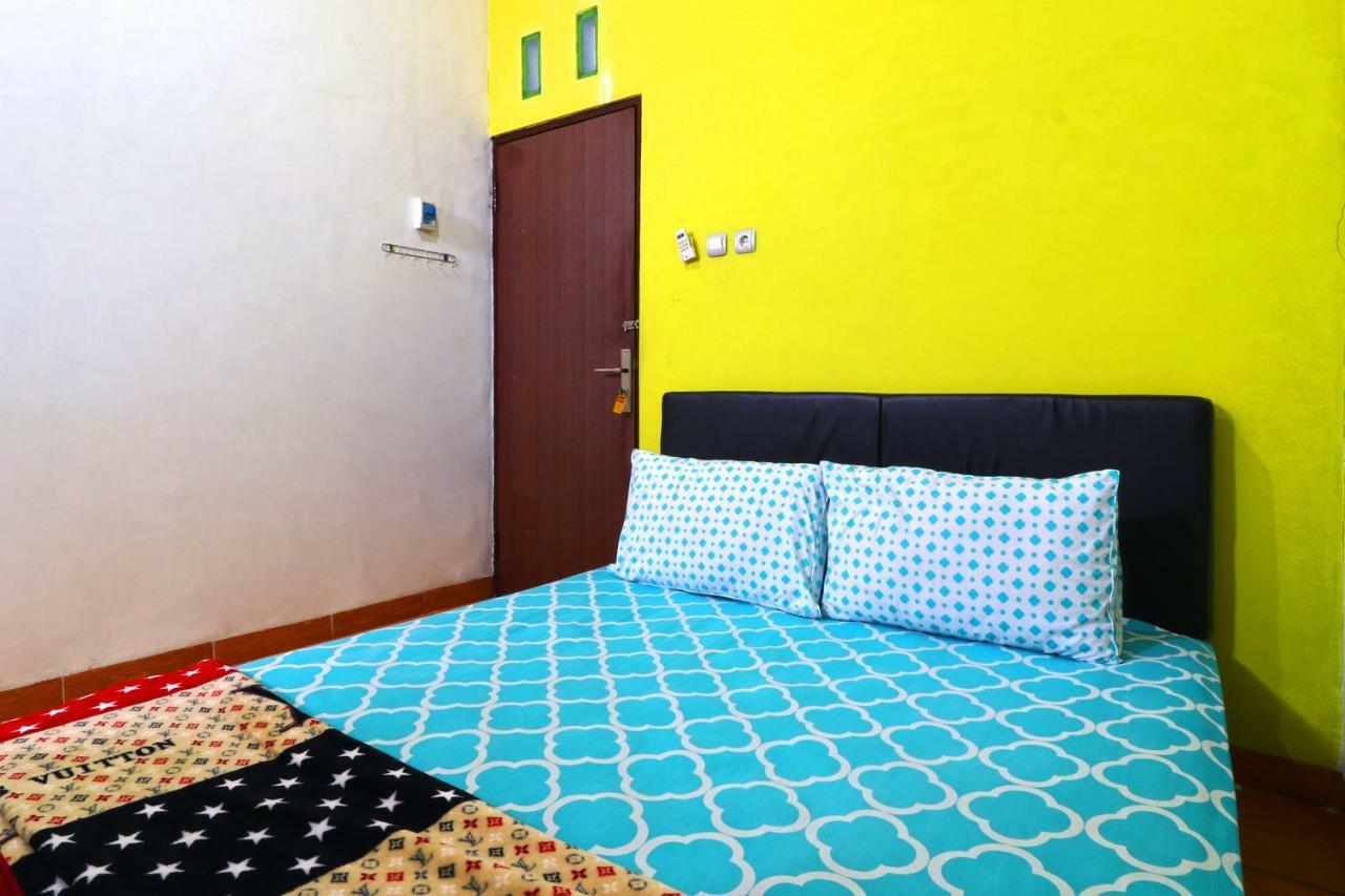 Semata Wayang Syariah Homestay Banjarbaru Exteriör bild