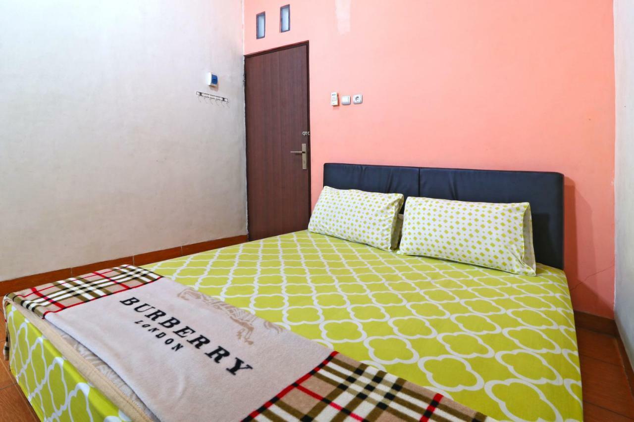 Semata Wayang Syariah Homestay Banjarbaru Exteriör bild